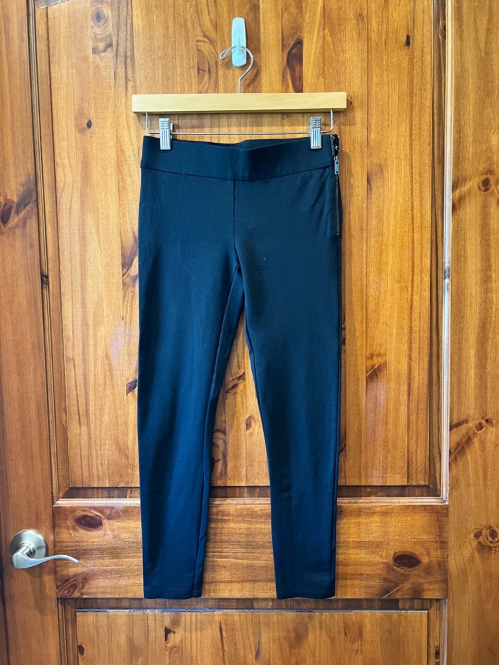 ANN TAYLOR PETITE Black Stretch Knit Leggings